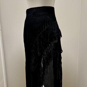 Guess| woman's | Hi-Lo skirt.